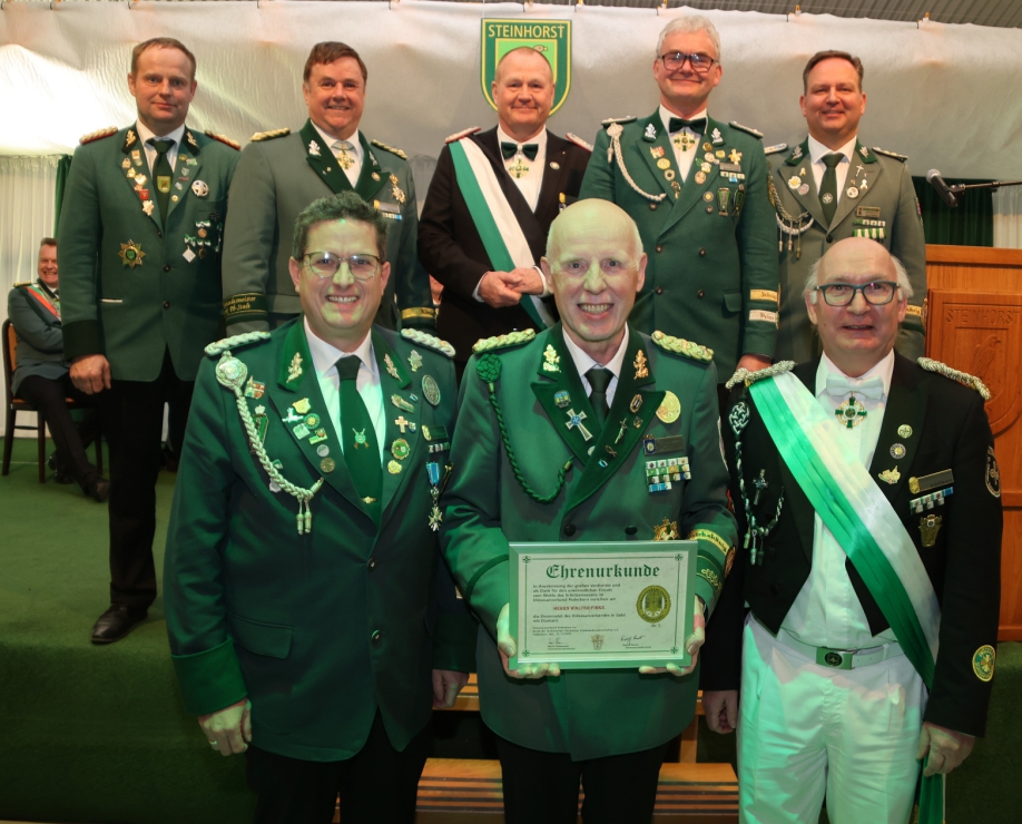 Ehrennadel für Walter Finke