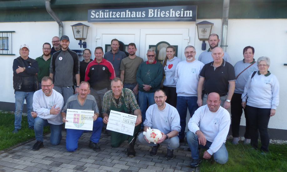 Spendenübergabe in Bliesheim